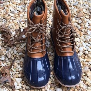 Duck boots